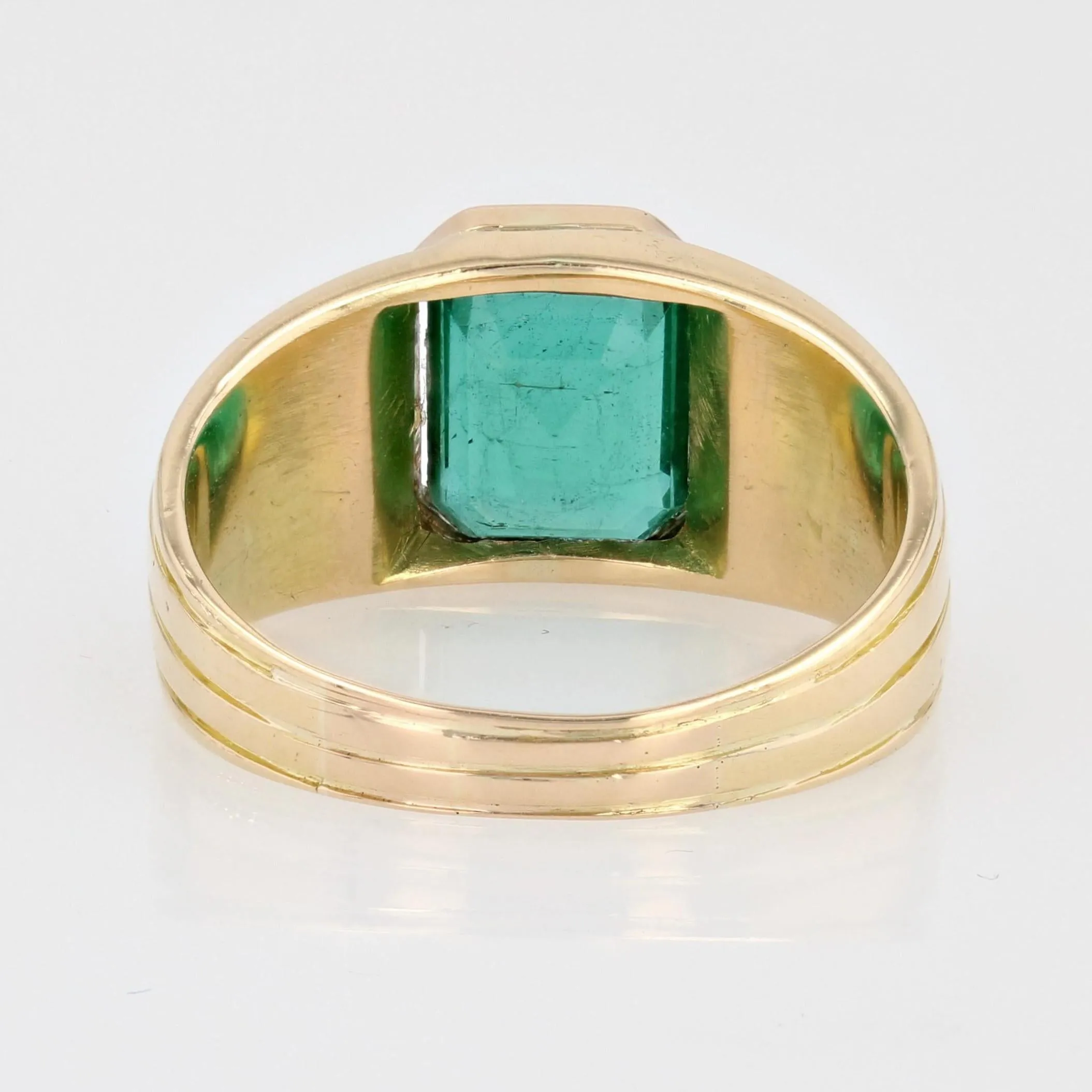 1950s Certified 2.92 Carat Emerald 18 Karat Yellow Gold Ring