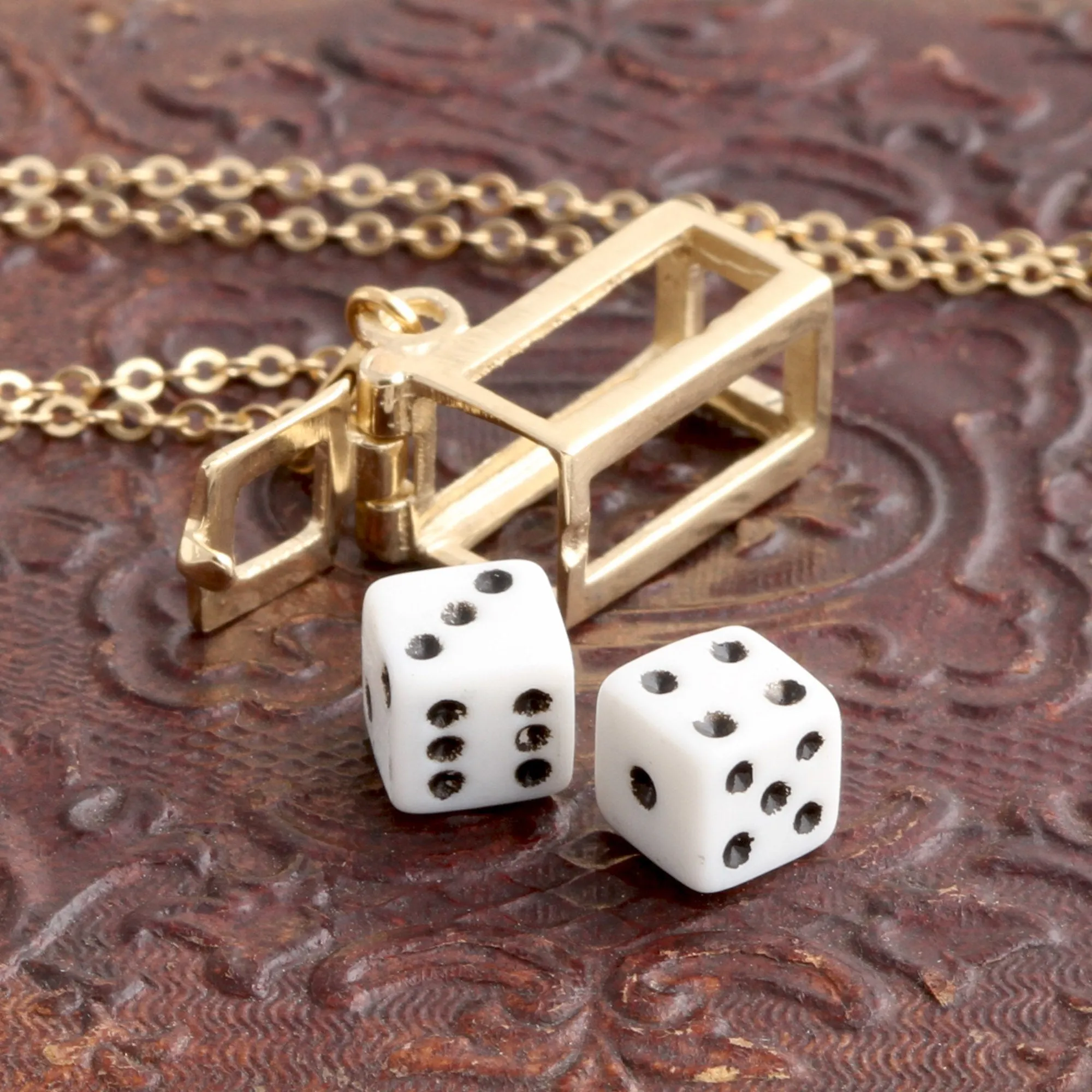 Dice / Fortune Amulet