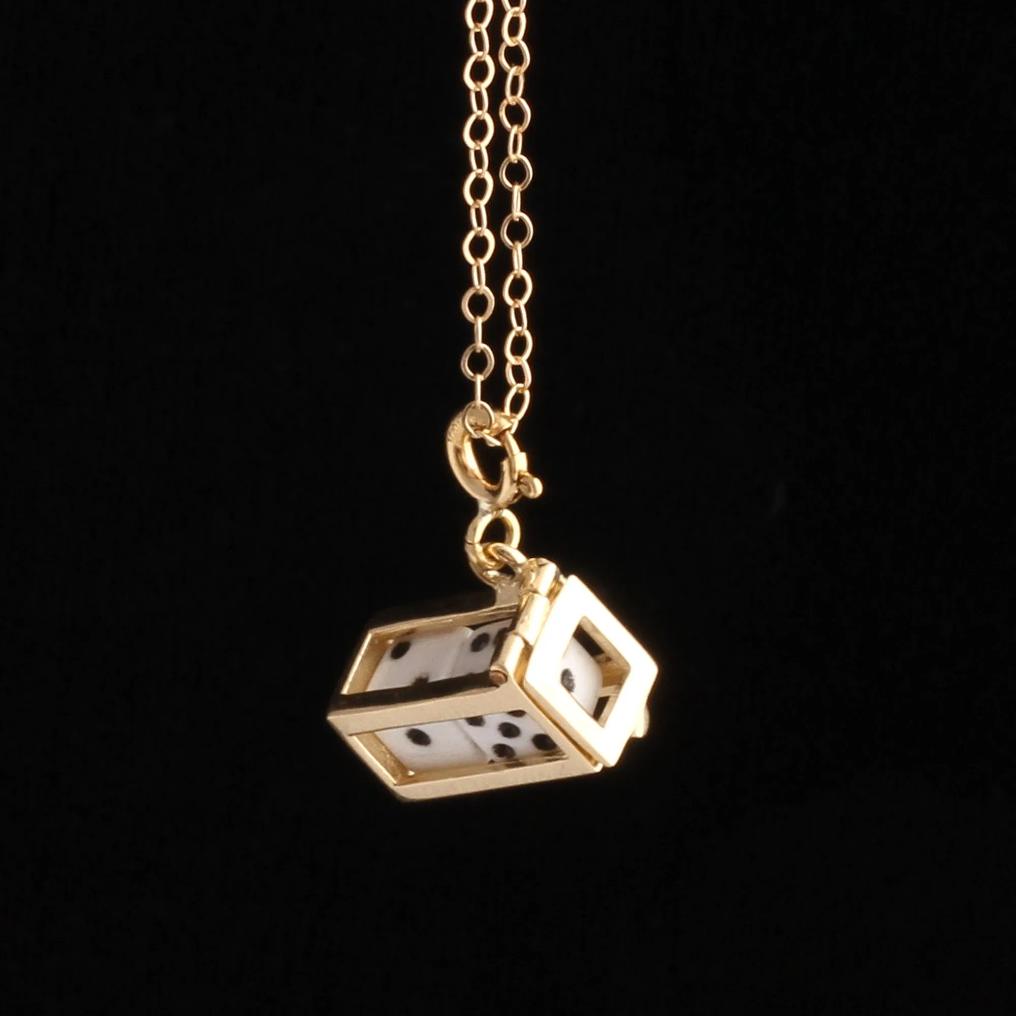 Dice / Fortune Amulet