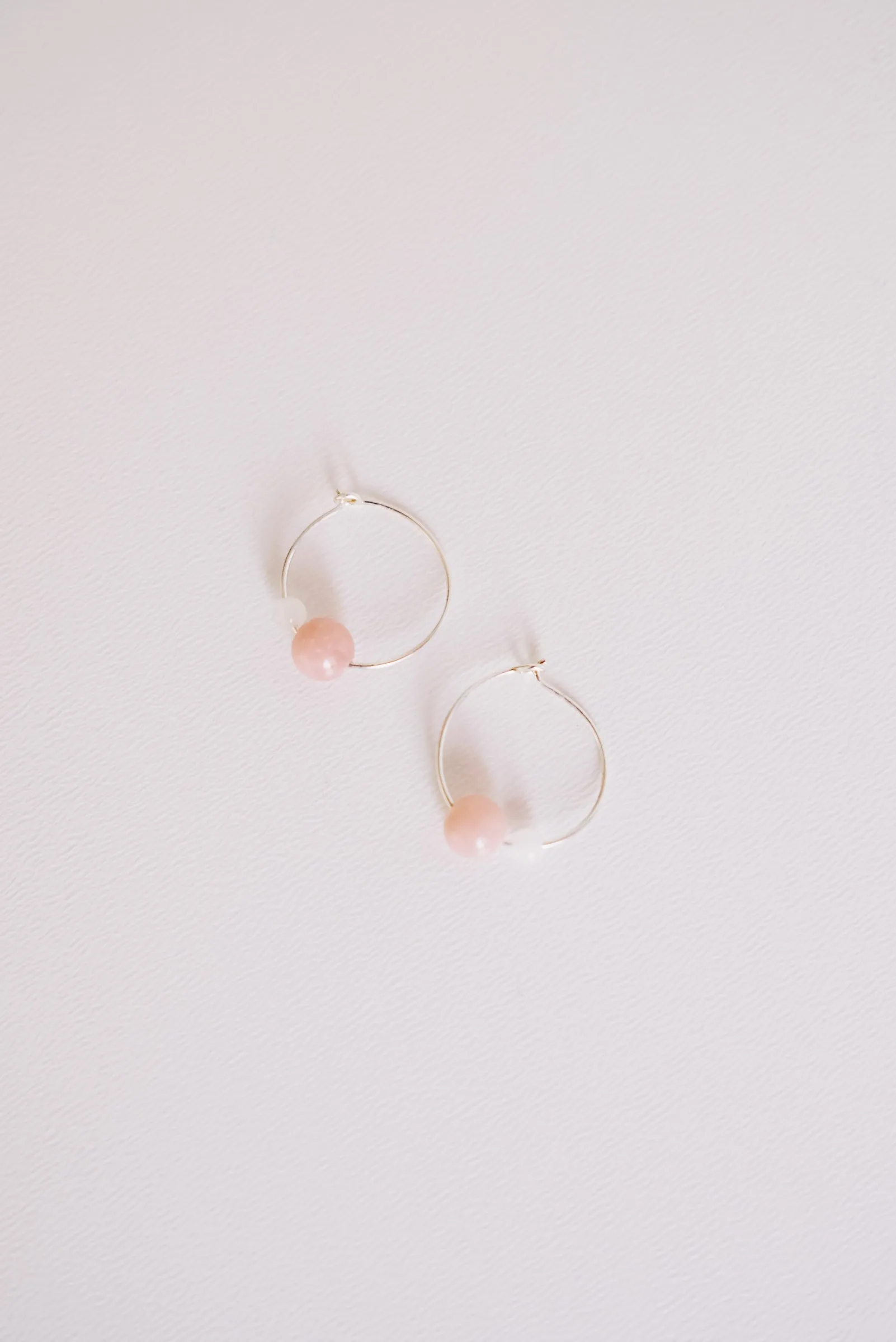 earrings - stone hoops - rose / moonstone