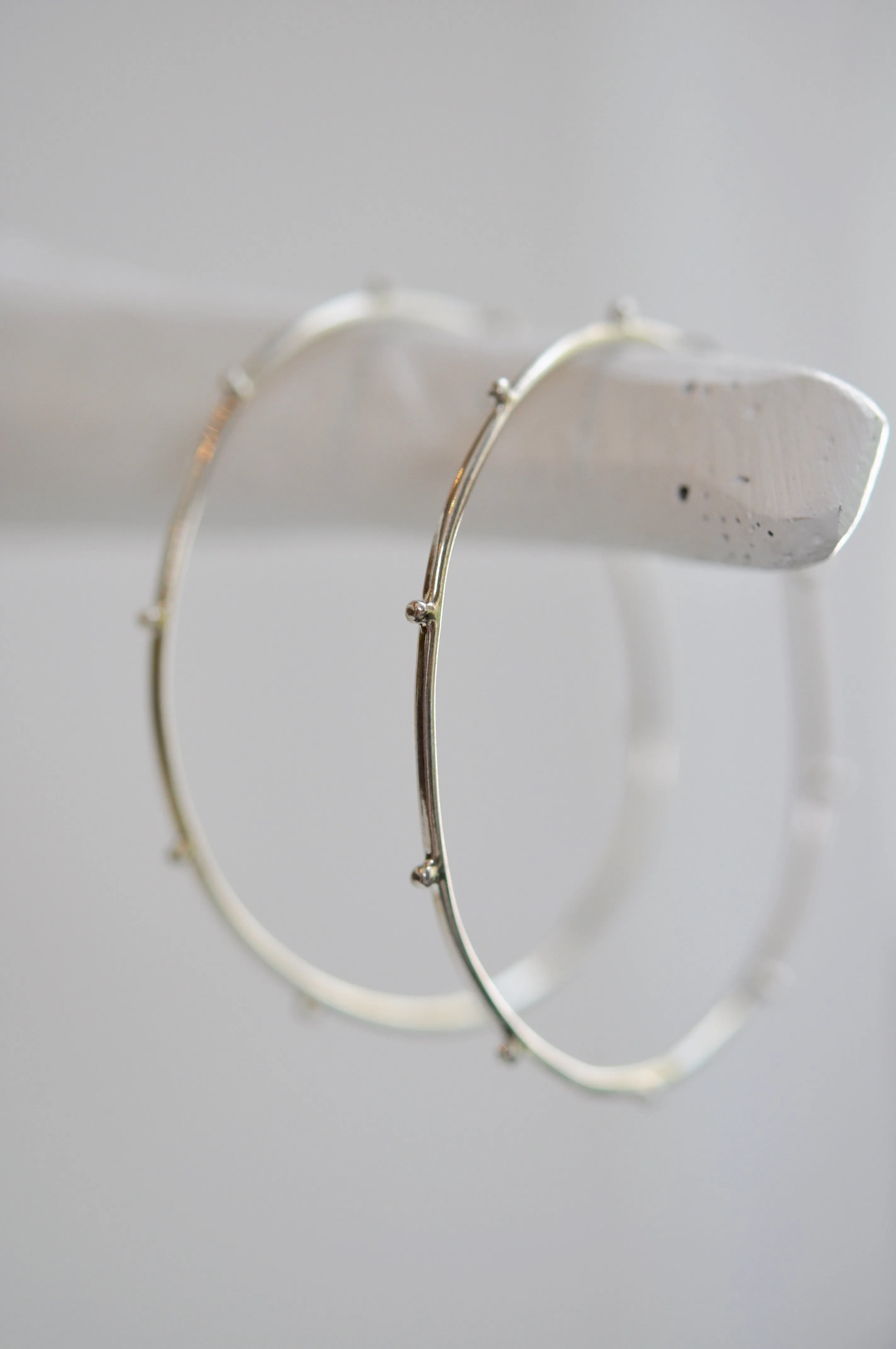 EMILIA Oval Hoop Earring