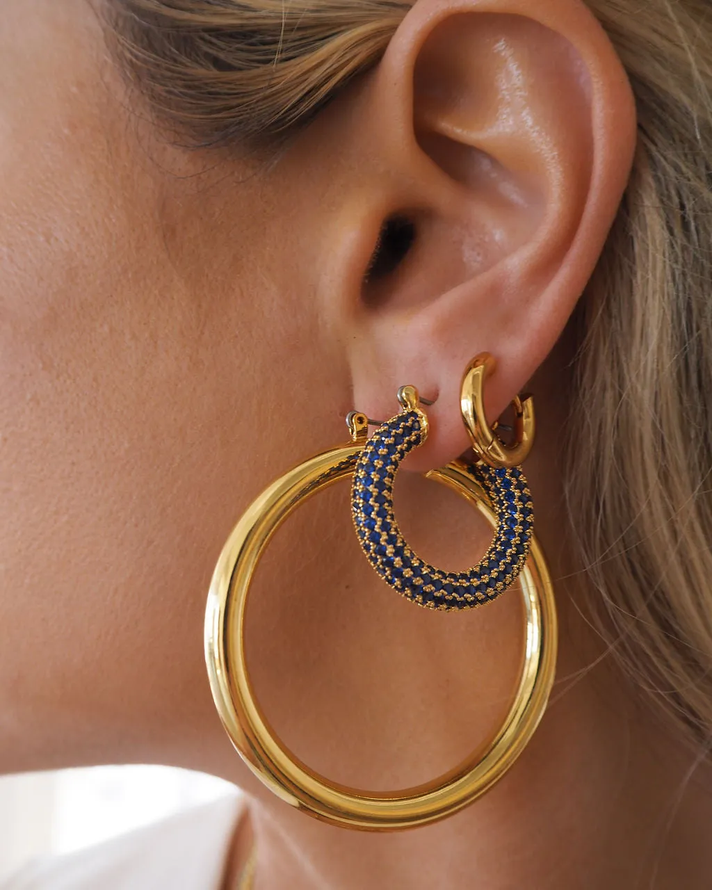 Pave Baby Amalfi Hoops- Blue Sapphire- Gold