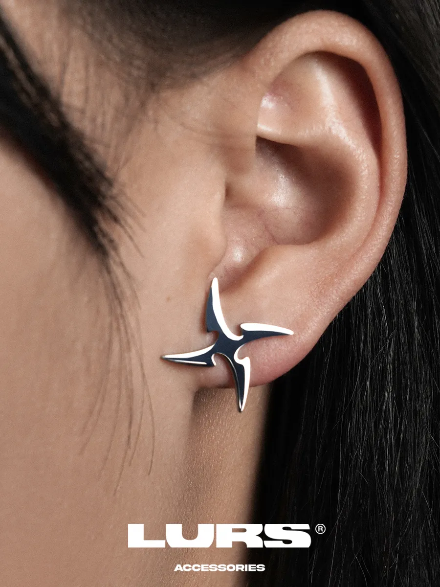 SHURIKEN titanium studs