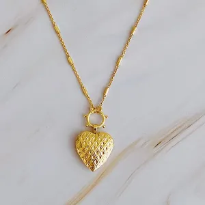 Slash Patterned Heart Open Locket Necklace