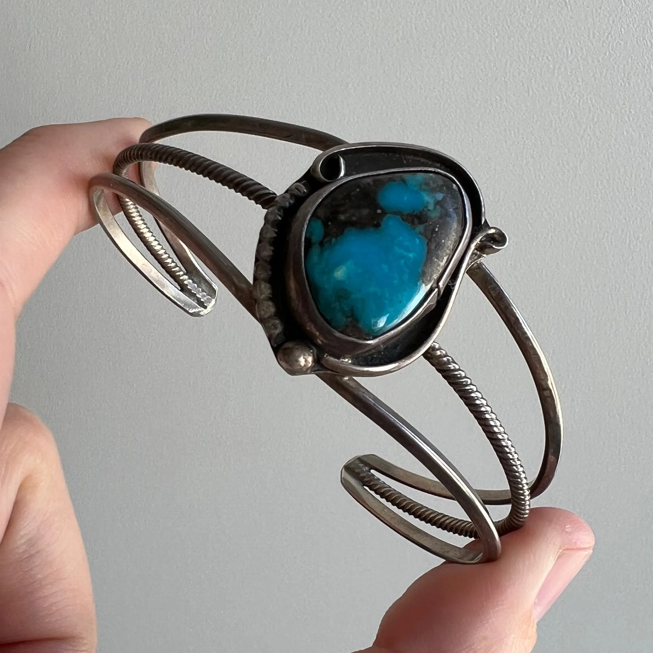 V I N T A G E // turquoise picture / sterling silver and turquoise southwestern style cuff / a bracelet