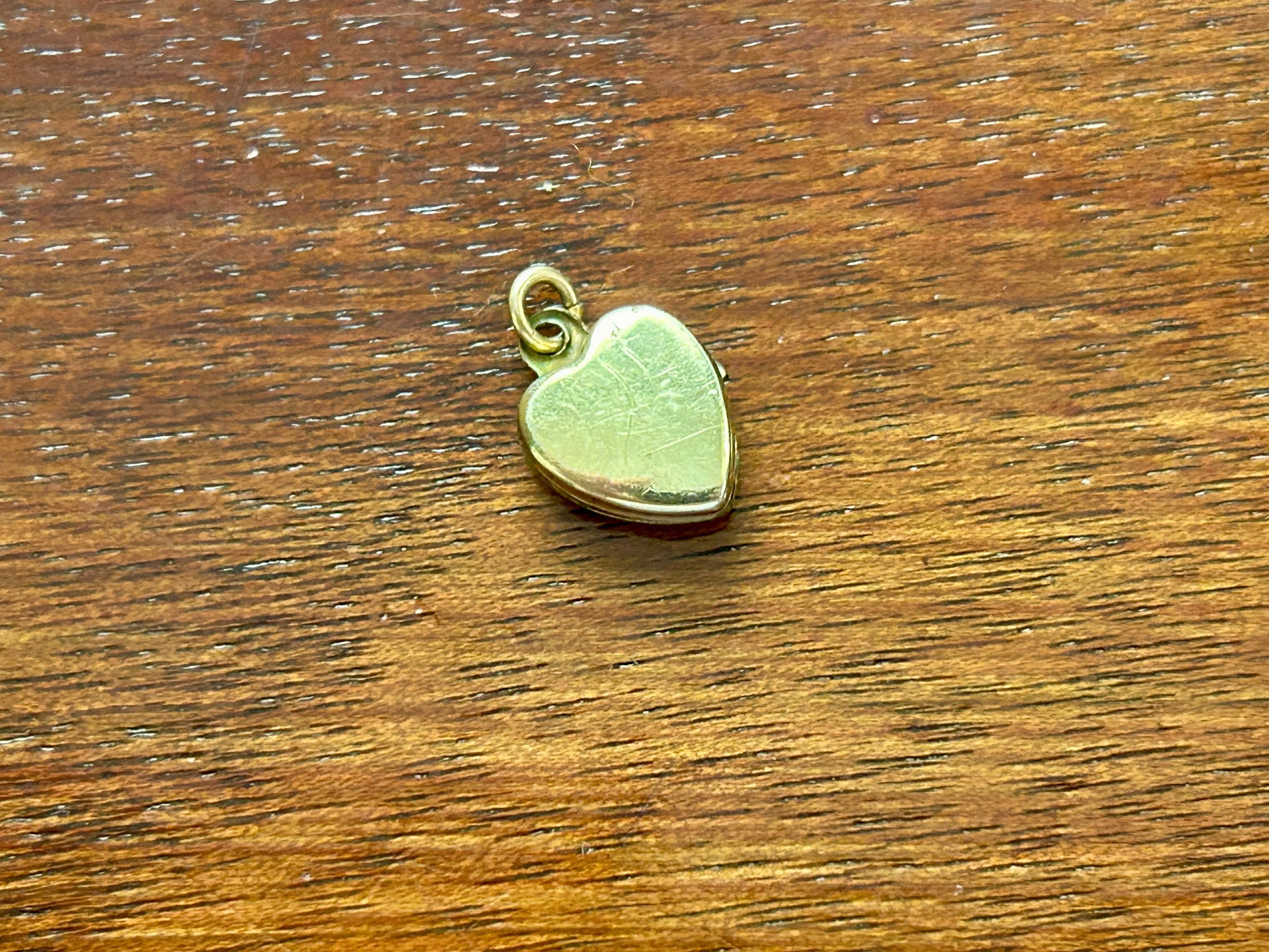 Vintage 1/20 12k Yellow Gold Filled Mini Heart Locket Charm